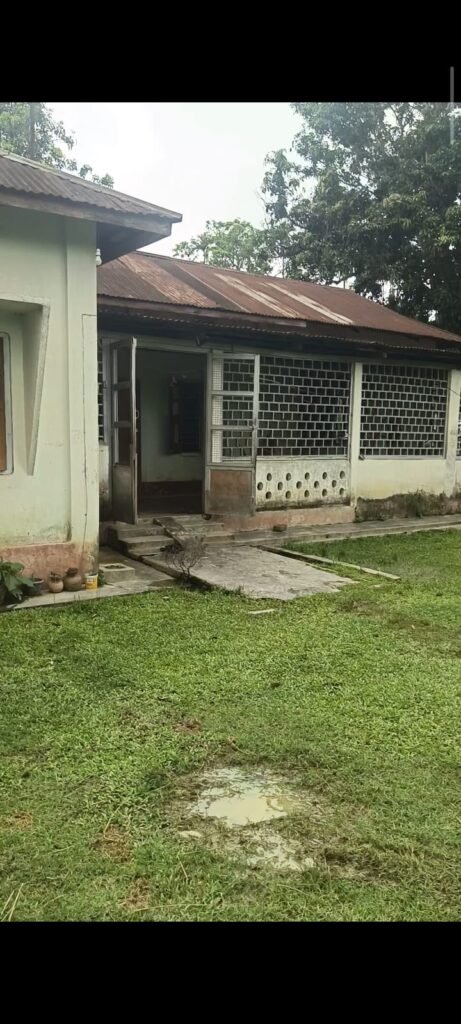 Farmhouse for Sale in Moran Gaon