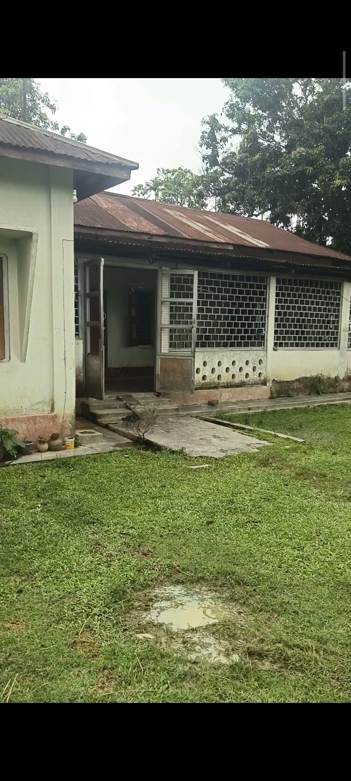 Farmhouse for Sale in Moran Gaon